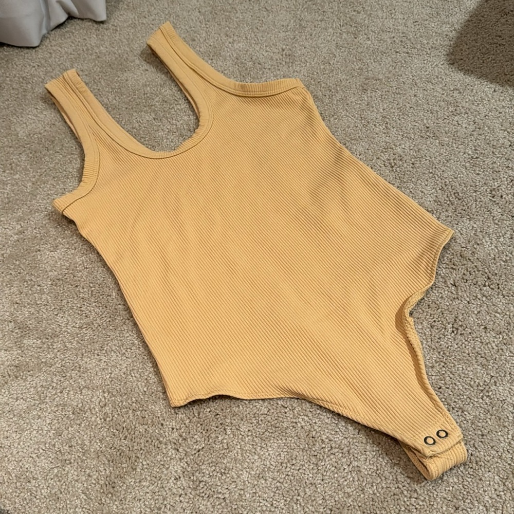 Abercrombie Seamless Rib Fabric Tank Bodysuit 💛